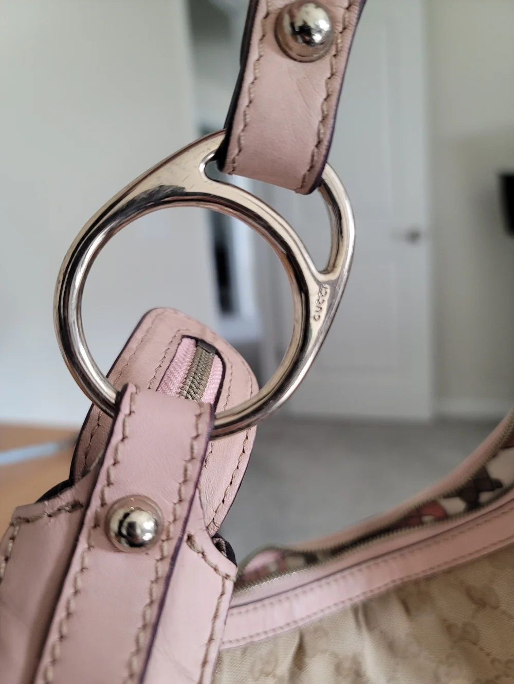 GUCCI/Ebony GG Canvas Interlocking G Medium Hobo Bag. - Picture 12 of 16